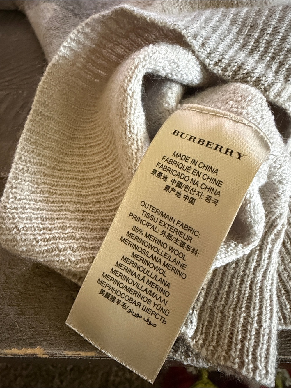 Burberry London classic check wool cashmere sweater Sz S - Picture 9 of 9